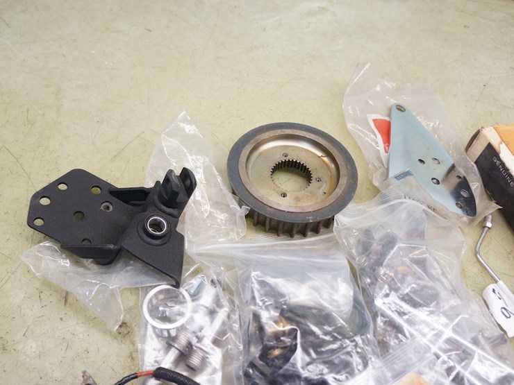 harley-davidson-miscellaneous-parts-lot-image-4