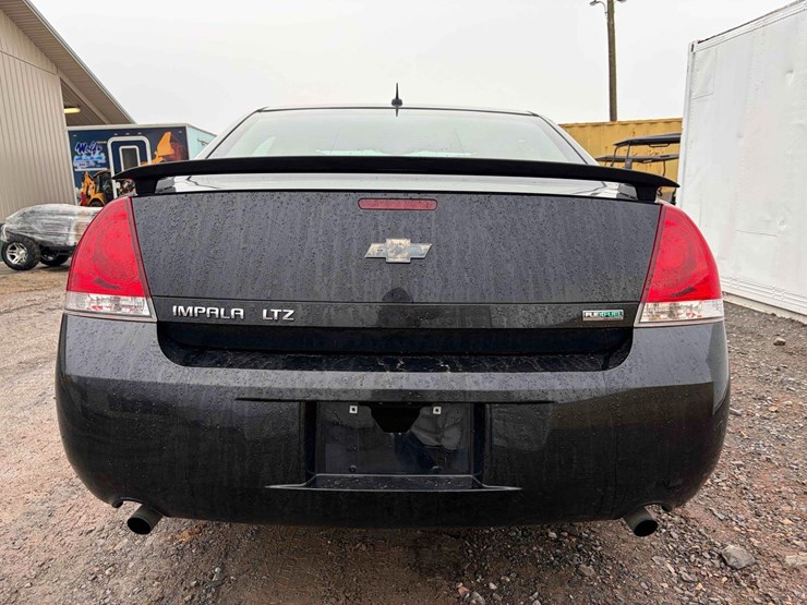 2013-chevrolet-impala-ltz-image-4