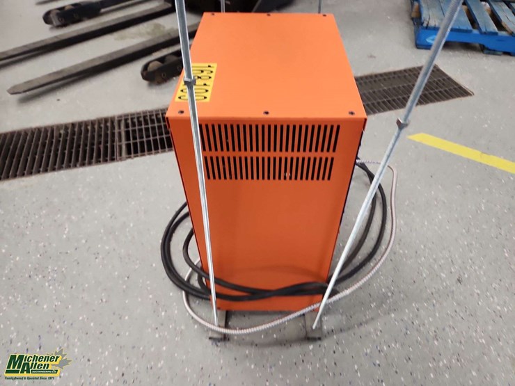 linde-electric-forklift-with-charger-non-operable-linde-ews40-4000-lbs-lbs-forklift-image-13