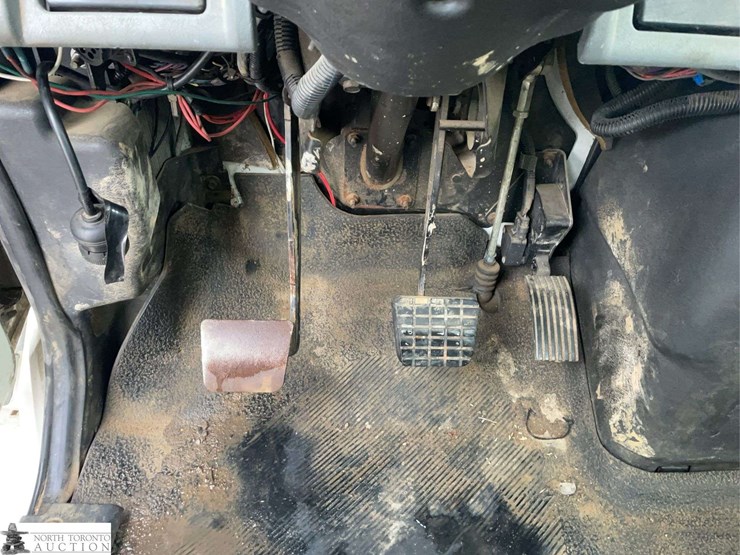 2006-international-durastar-4200-image-24