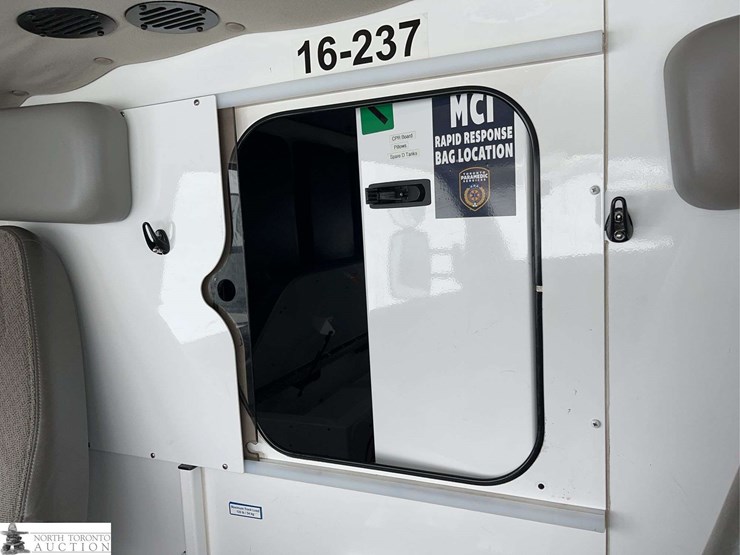 2016-chevrolet-express-g3500-image-25