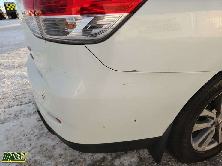 2015-nissan-pathfinder-image-36