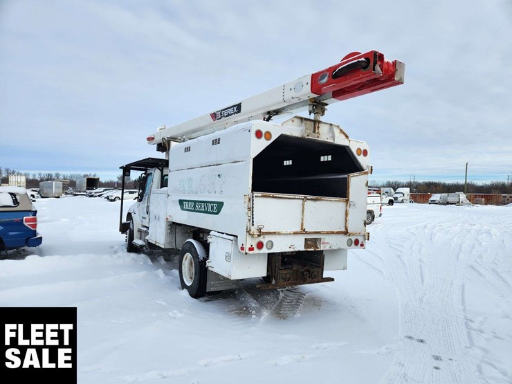 2020-freightliner-m2-106-image-3