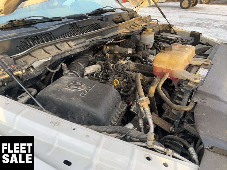 2015-dodge-1500-image-23