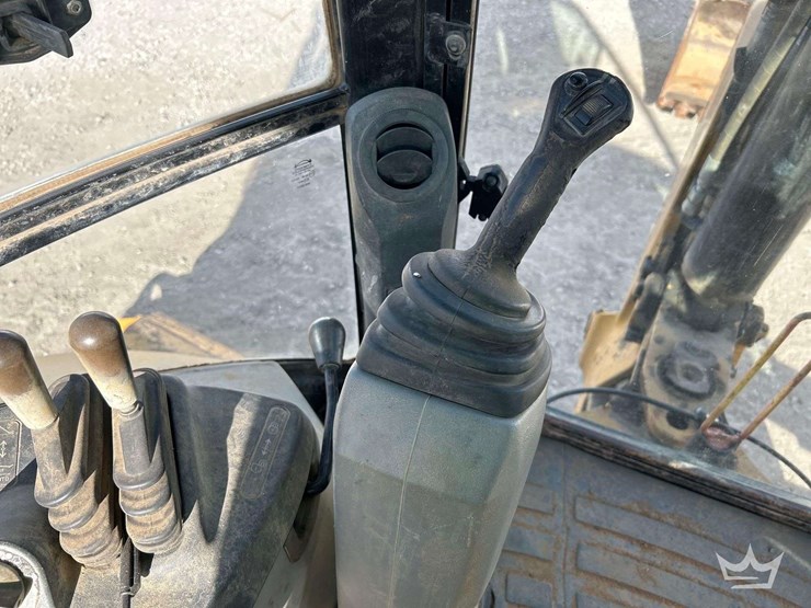 2015-caterpillar-backhoe-image-20