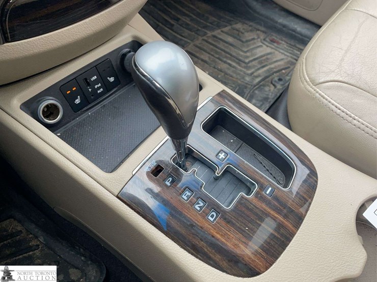 2012-hyundai-santa-fe-image-15