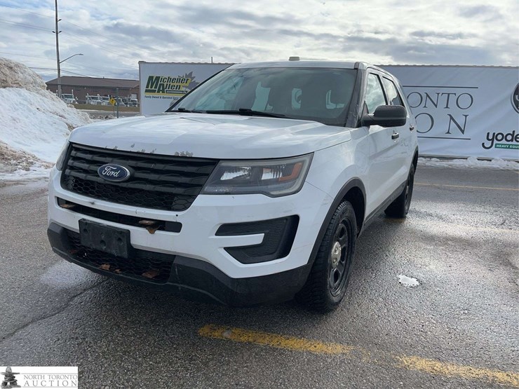 2019-ford-explorer-image-1