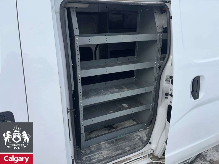 2015-nissan-nv200-image-17