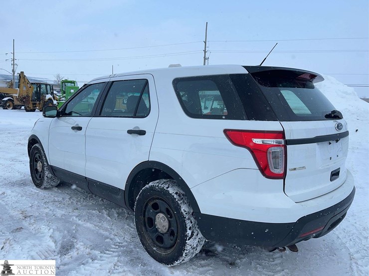 2015-ford-explorer-police-interceptor-image-3