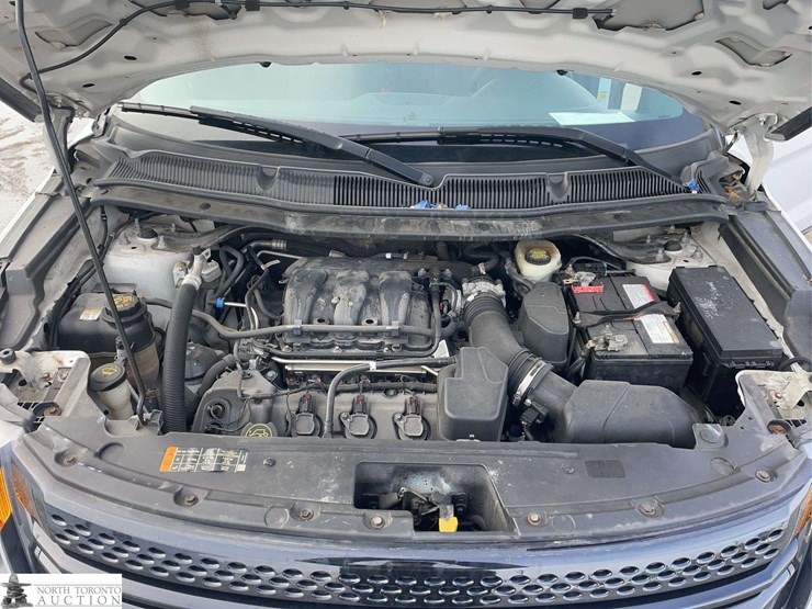 2014-ford-explorer-image-11