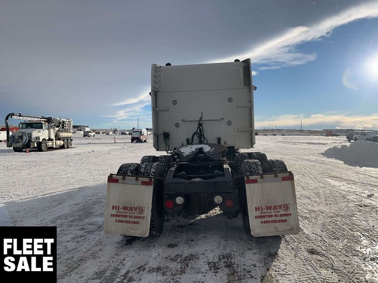 2016-peterbilt-367-image-7