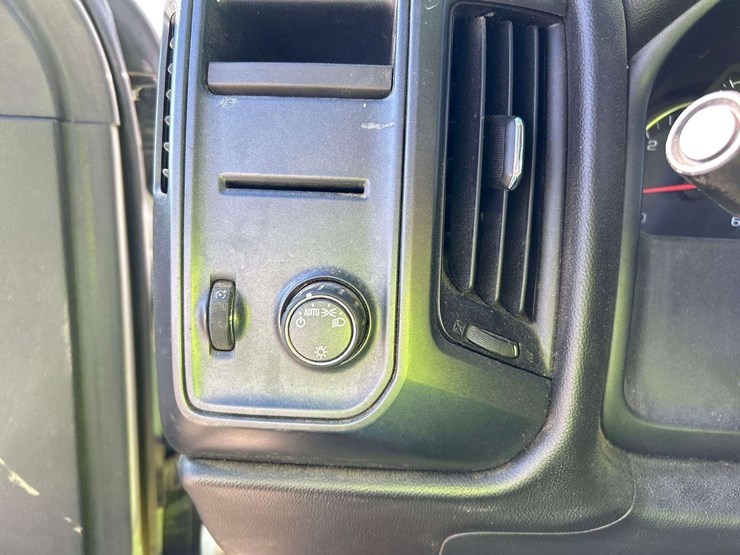 2016-chevrolet-silverado-1500-image-16