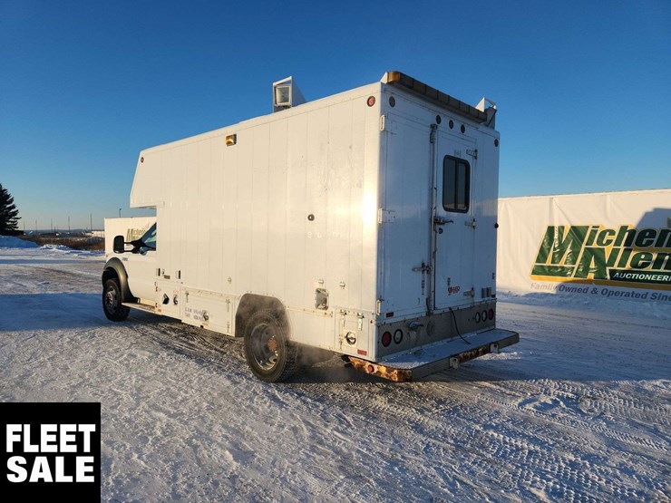 2006-ford-f550-image-3