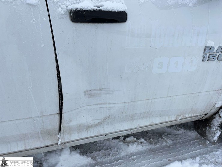 2014-dodge-1500-image-28