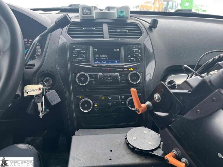 2018-ford-explorer-image-9