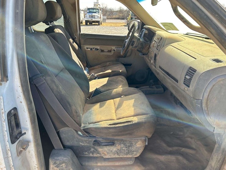 2013-chevrolet-silverado-1500-image-12