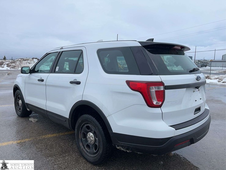 2019-ford-explorer-image-6