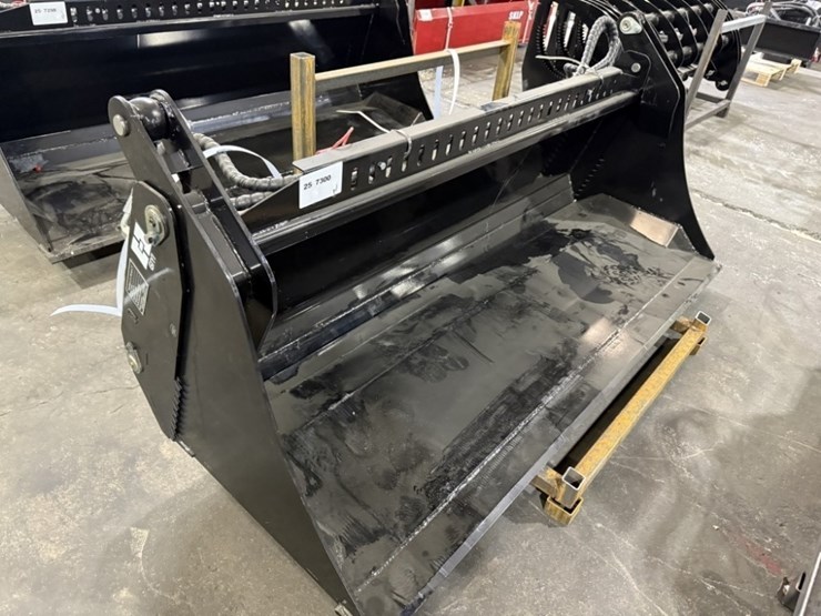 2025-giyi-72"-4-in-1-bucket-image-1