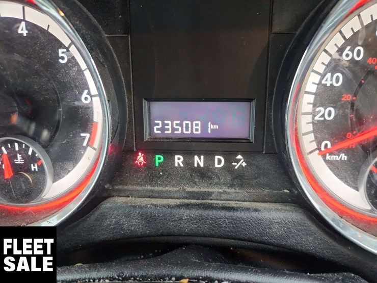 2015-dodge-grand-caravan-sxt-image-24