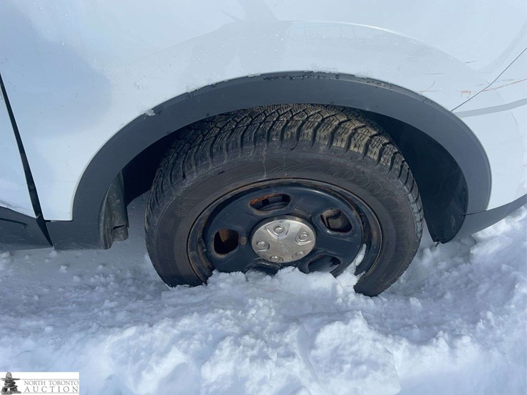 2018-ford-explorer-image-34