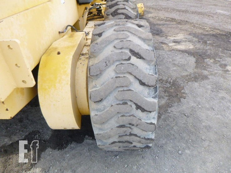 2004-volvo-g86-image-21