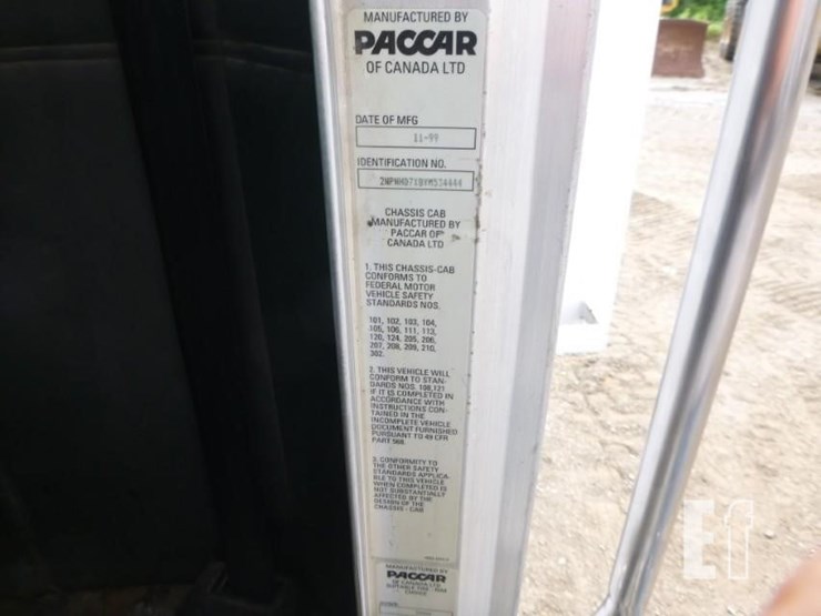 2000-peterbilt-330-image-7
