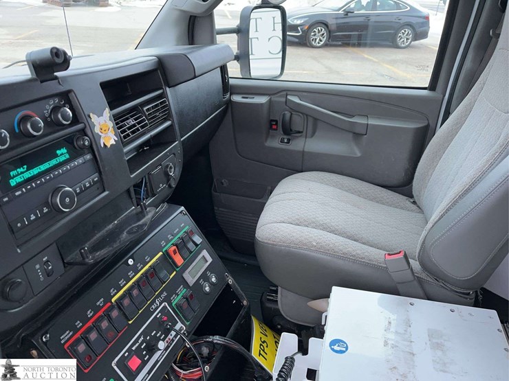 2016-chevrolet-express-g3500-image-17