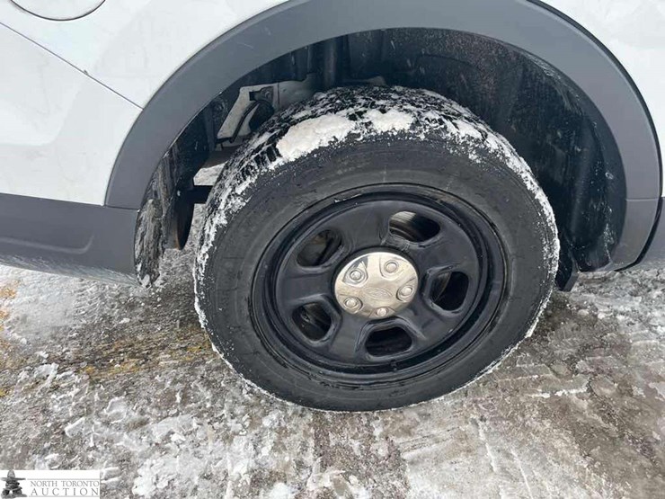 2018-ford-explorer-image-24