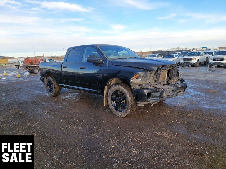 2023-ram-1500-classic-image-2