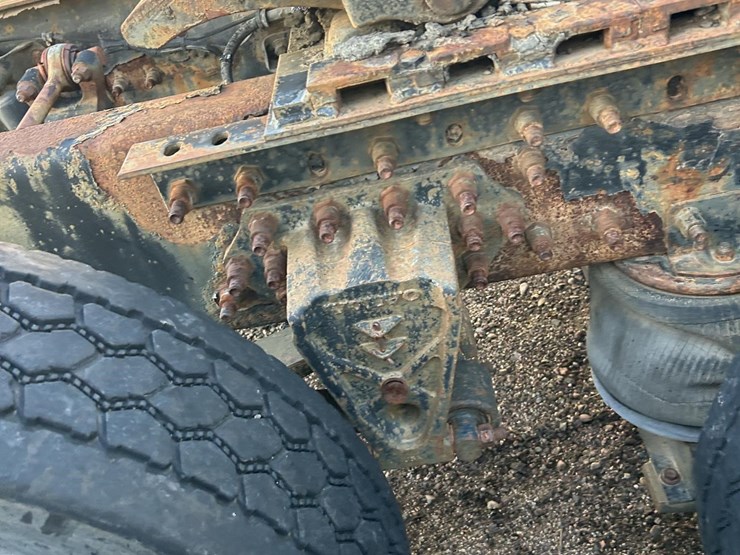 1999-volvo-vnl64t770-image-63