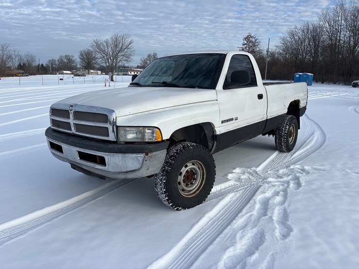 2002-dodge-ram-2500-image-1