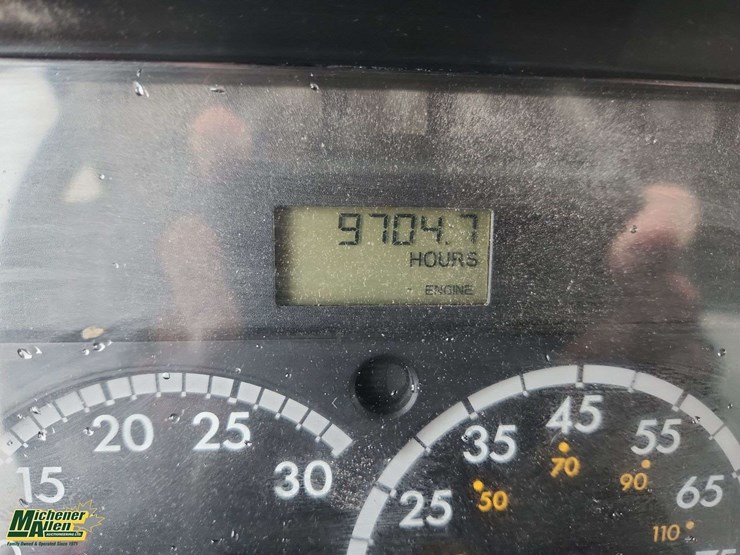 2007-freightliner-m2-106-image-6