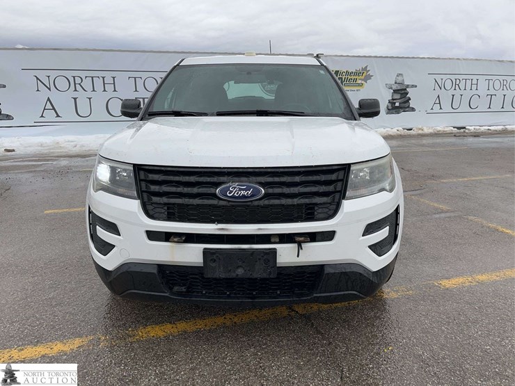 2018-ford-explorer-image-2
