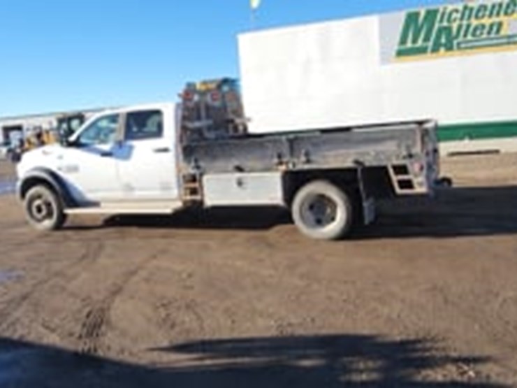 2015-ram-5500-crew-cab-4x4-s/a-deck-truck-image-5