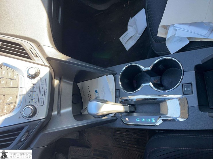 2015-chevrolet-equinox-ls-image-14