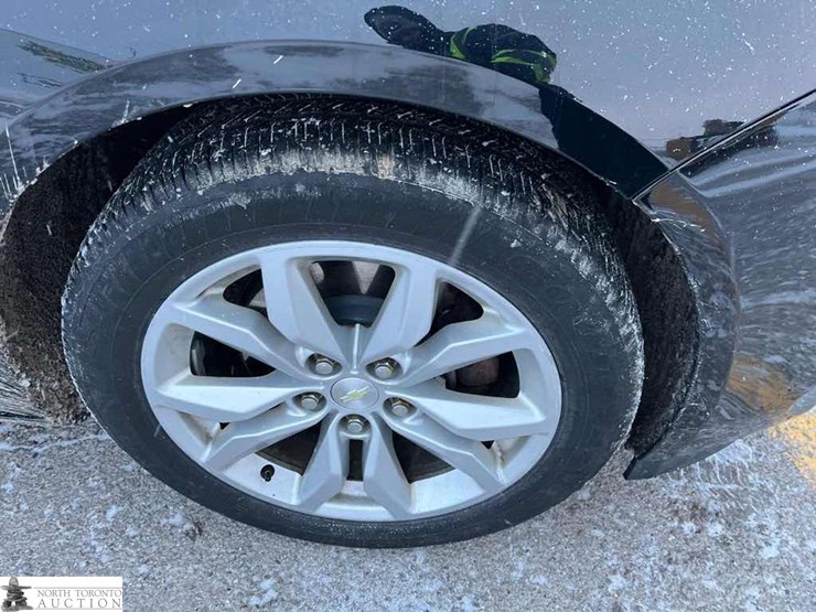 2017-chevrolet-impala-lt-image-12