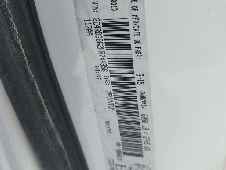 2015-dodge-grand-caravan-image-38