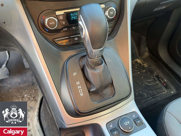 2016-ford-escape-se-image-16