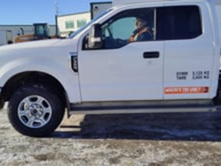 2021-ford-f350-image-5