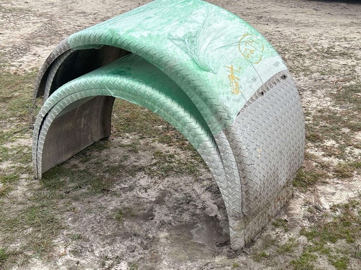 truck-tractor-fenders-image-1