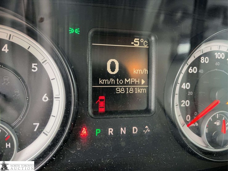 2014-dodge-1500-image-17