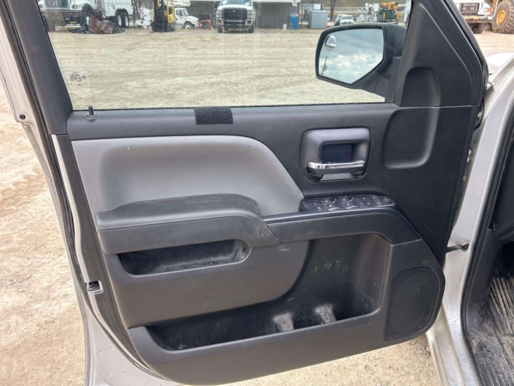 2018-chevrolet-silverado-1500-image-12