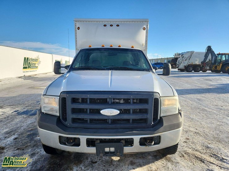 2007-ford-f450-image-9
