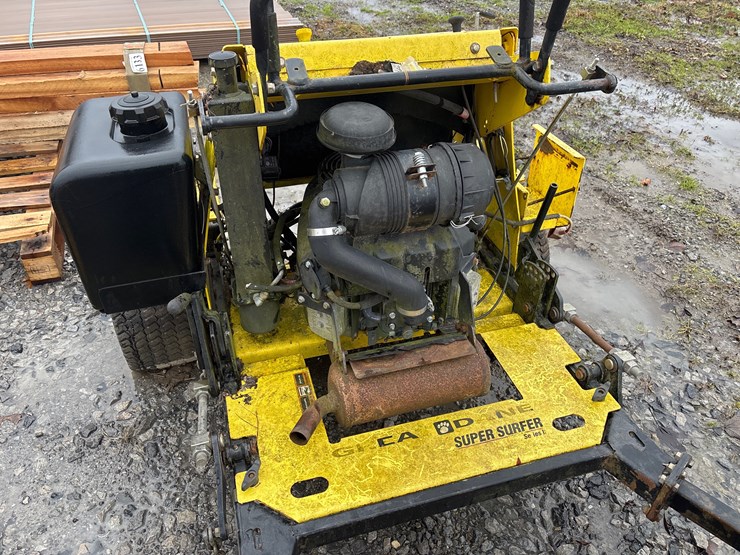 #6519-•-d4.-great-dane-super-surfer-mower-image-3