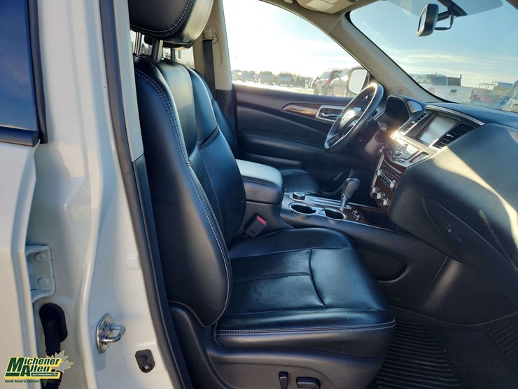 2017-nissan-pathfinder-image-23