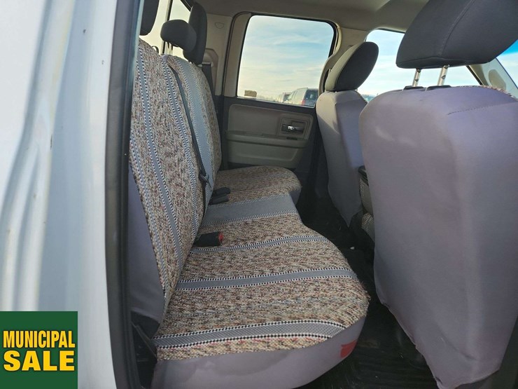 2011-dodge-1500-image-24