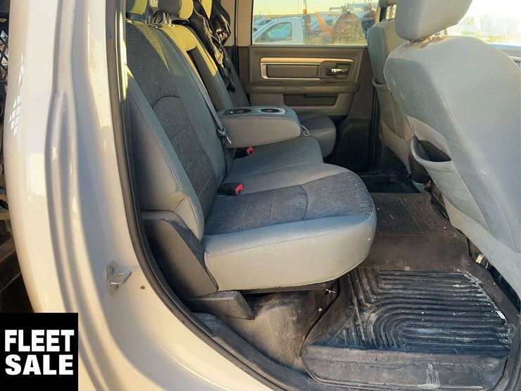 2015-ram-5500-crew-cab-4x4-s/a-deck-truck-image-16