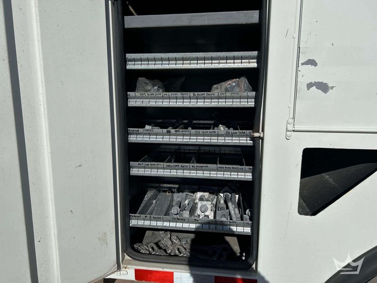 2006-international-bucket-truck-image-20