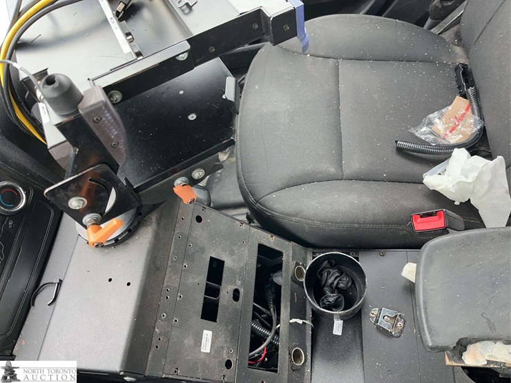 2018-ford-explorer-image-17