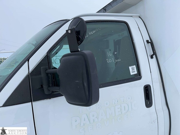 2016-chevrolet-express-g3500-image-39